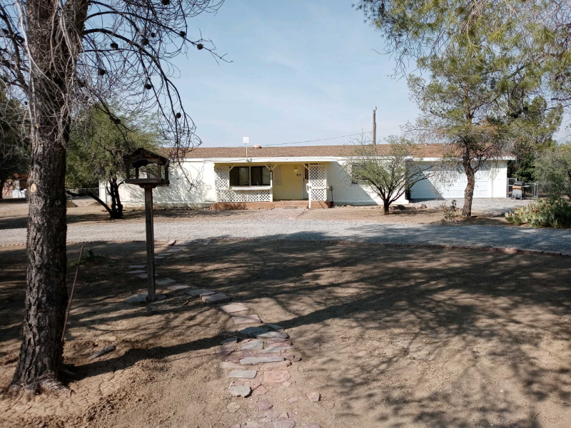 1210 Vondell Dr - Photo 2 of 11