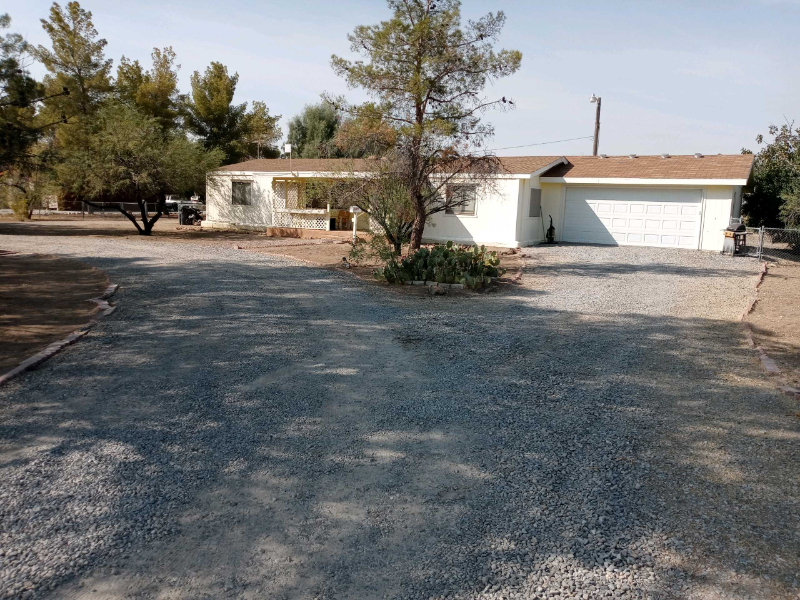 1210 Vondell Dr - Photo 3 of 11