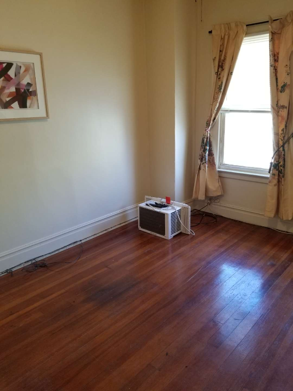 128 Campbell Ave #1 - Photo 2 of 4