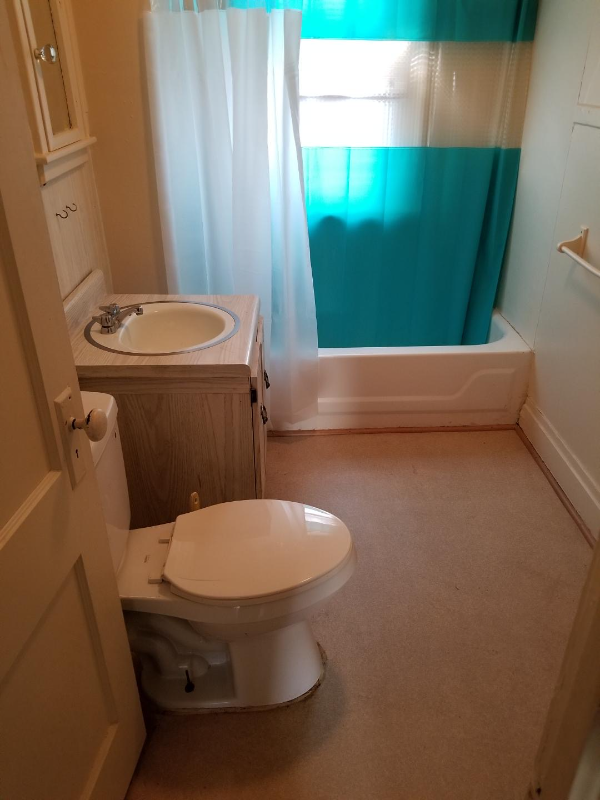 128 Campbell Ave #1 - Photo 3 of 4