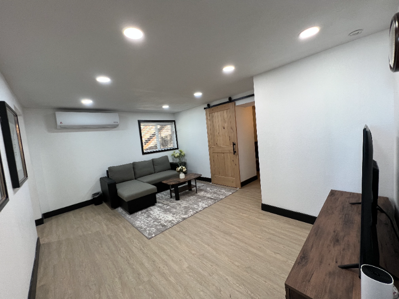 1960 Willow Dr - Photo 3 of 27