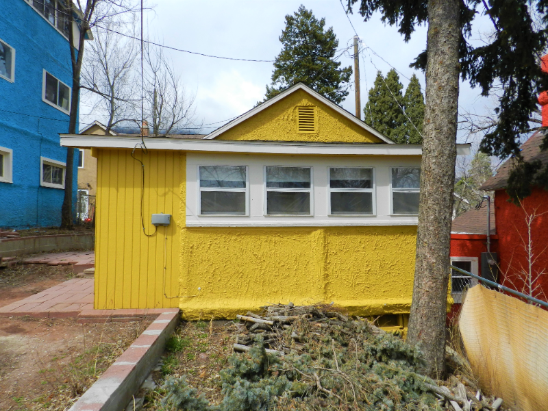 812 Prospect Pl - Photo 4 of 17