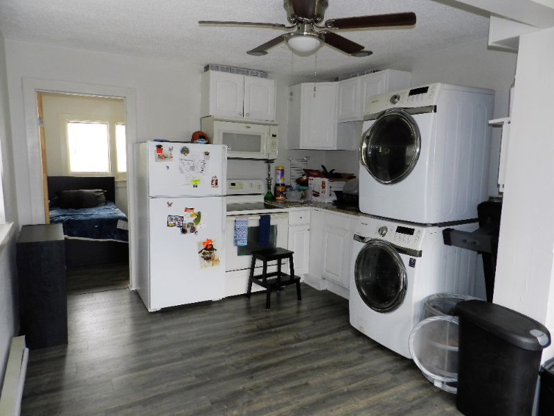 812 Prospect Pl - Photo 5 of 17