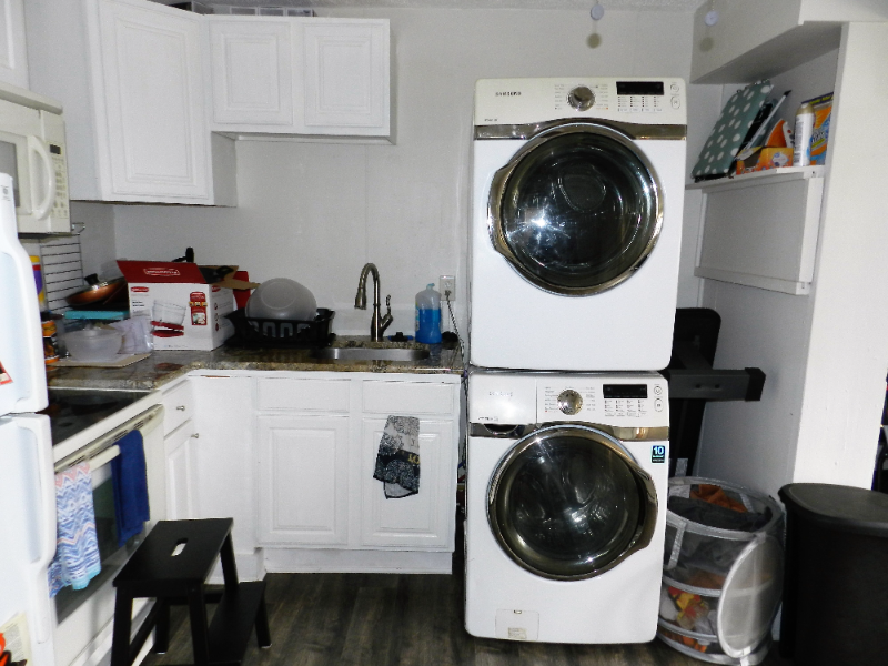 812 Prospect Pl - Photo 7 of 17