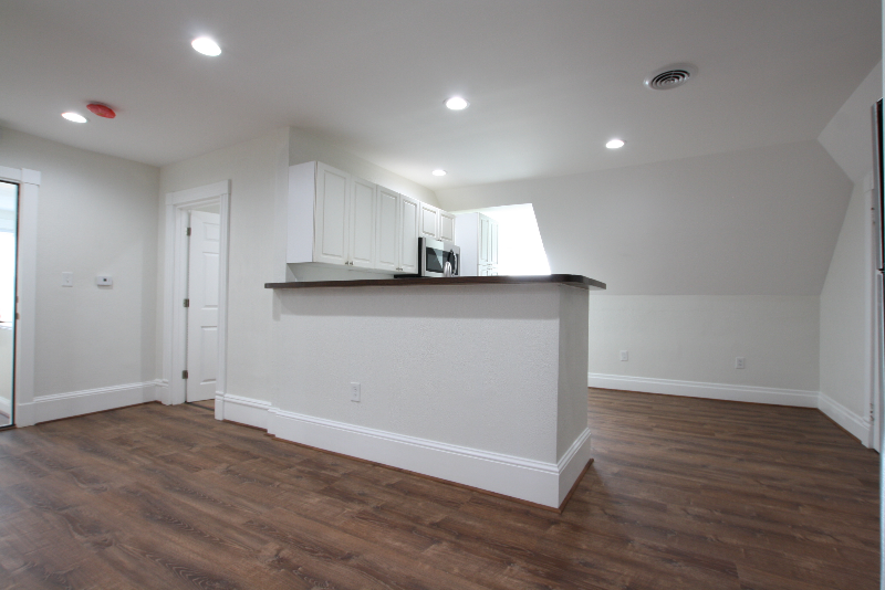 112 E Pike St #2 - Photo 2 of 8