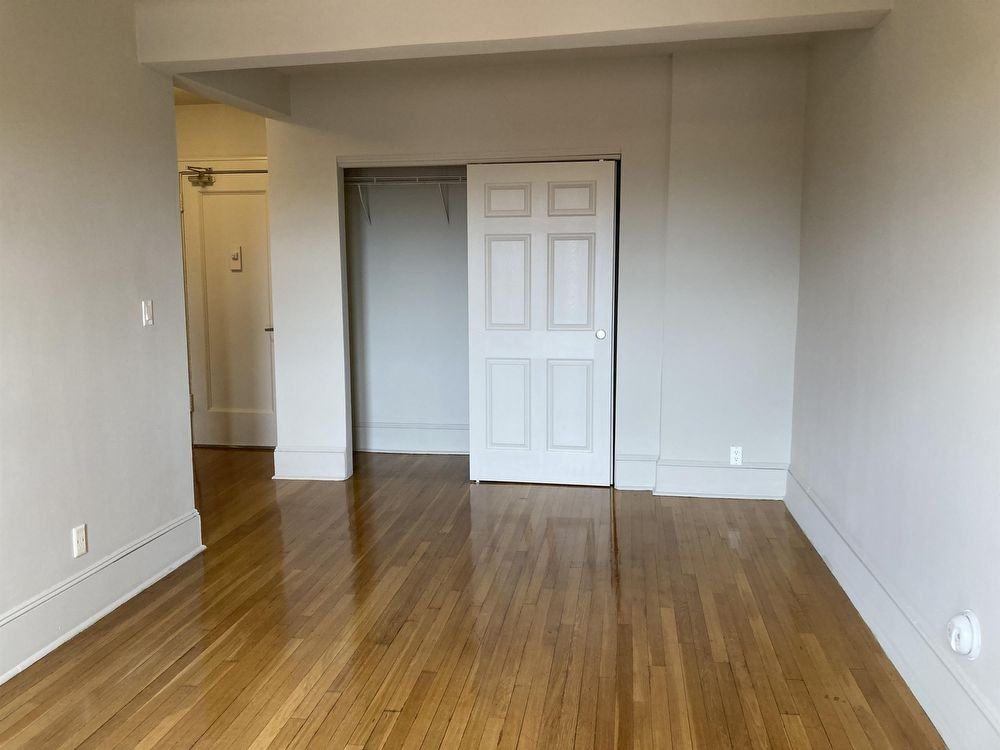 D-2, 33 Coleman Street #33 Coleman - Photo 3 of 13