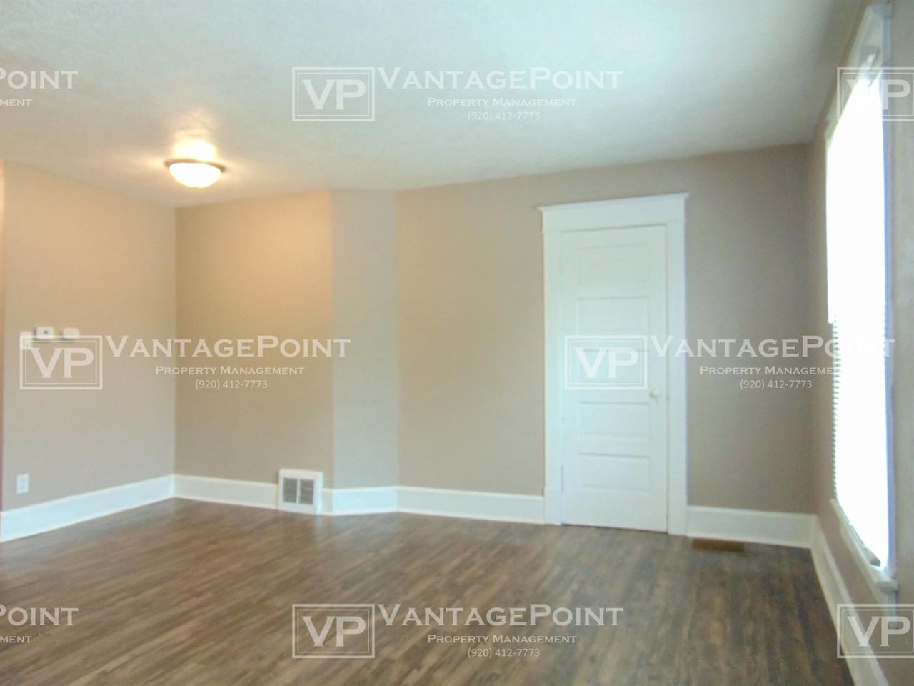 737 Mather St #737 - Photo 3 of 16