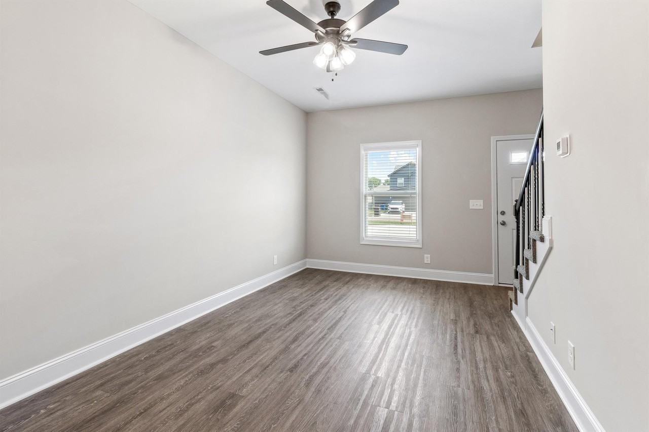 215 Notgrass Rd Bldg 2 #L - Photo 4 of 15