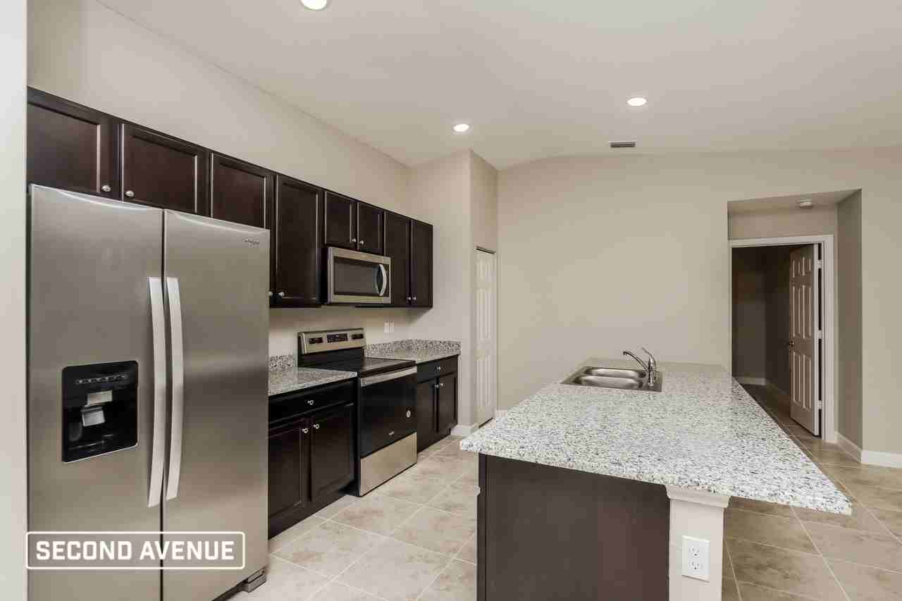 407 Lambright St Sw - Photo 4 of 22