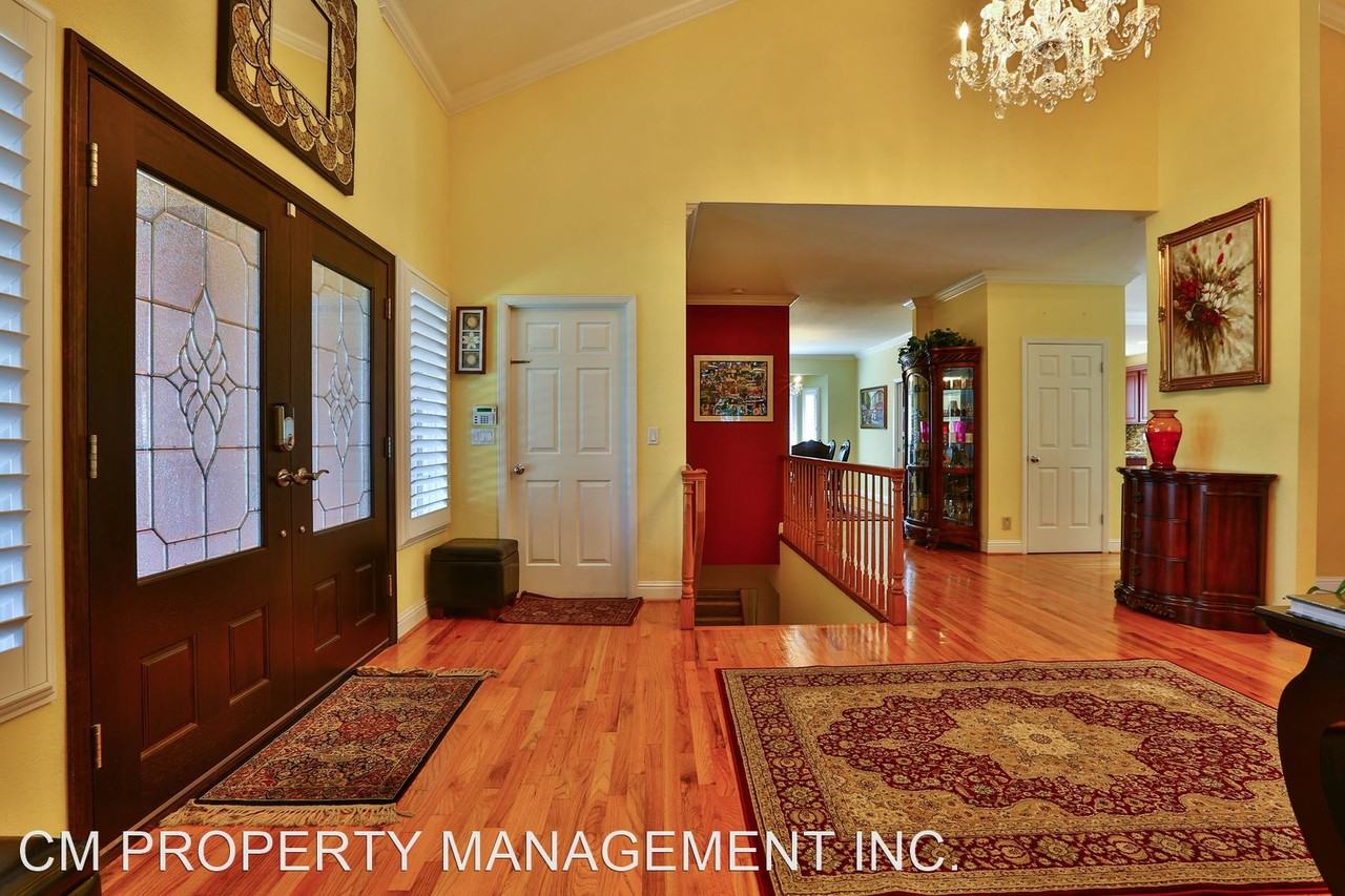 13275 Glasgow Ct - Photo 3 of 24