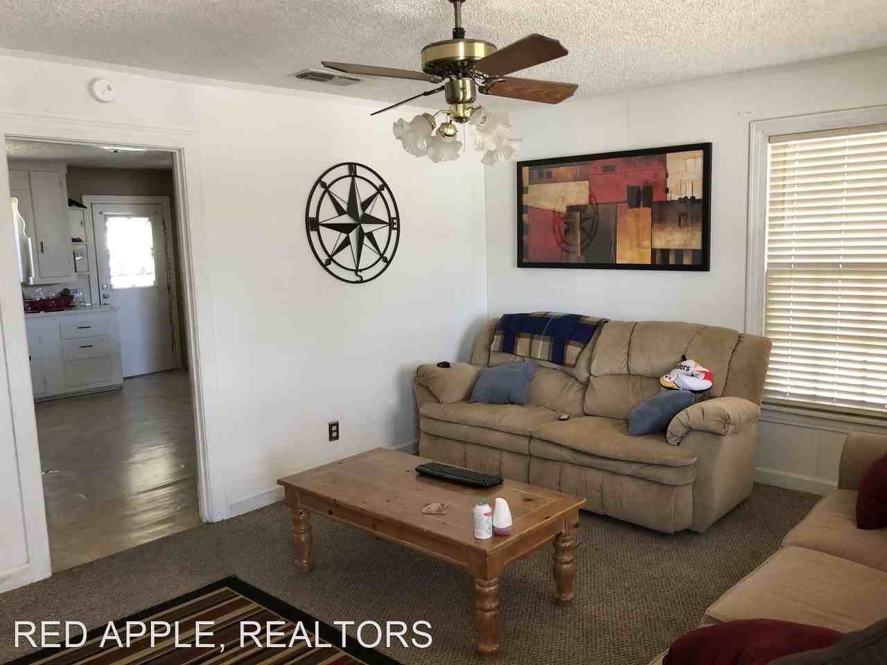 1926 Ross Ave - Photo 3 of 8