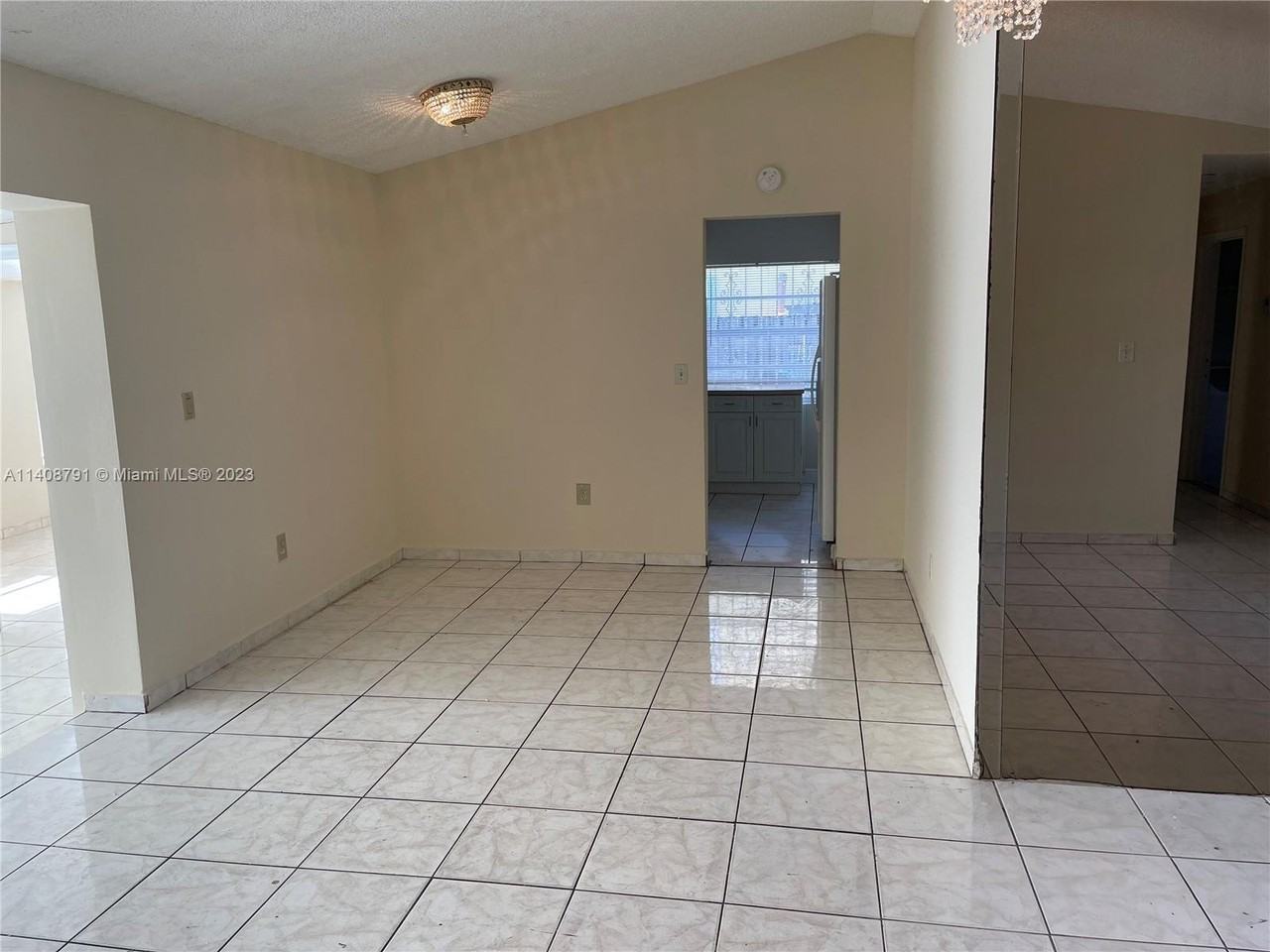 19550 Nw 57th Pl #19550 - Photo 3 of 8