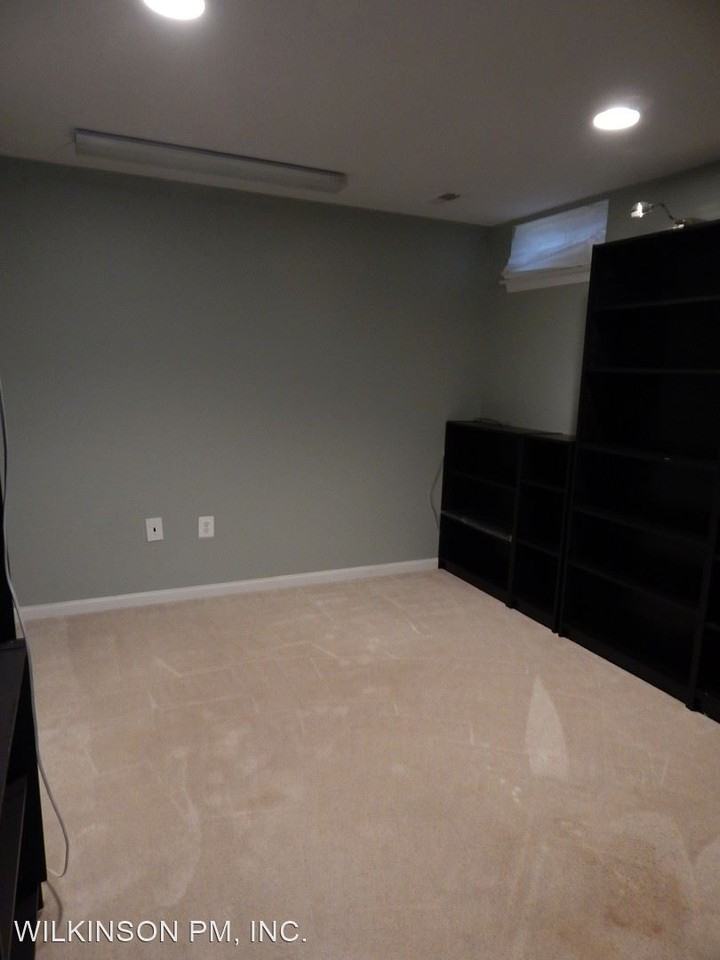 6582 Forsythia St - Photo 3 of 19