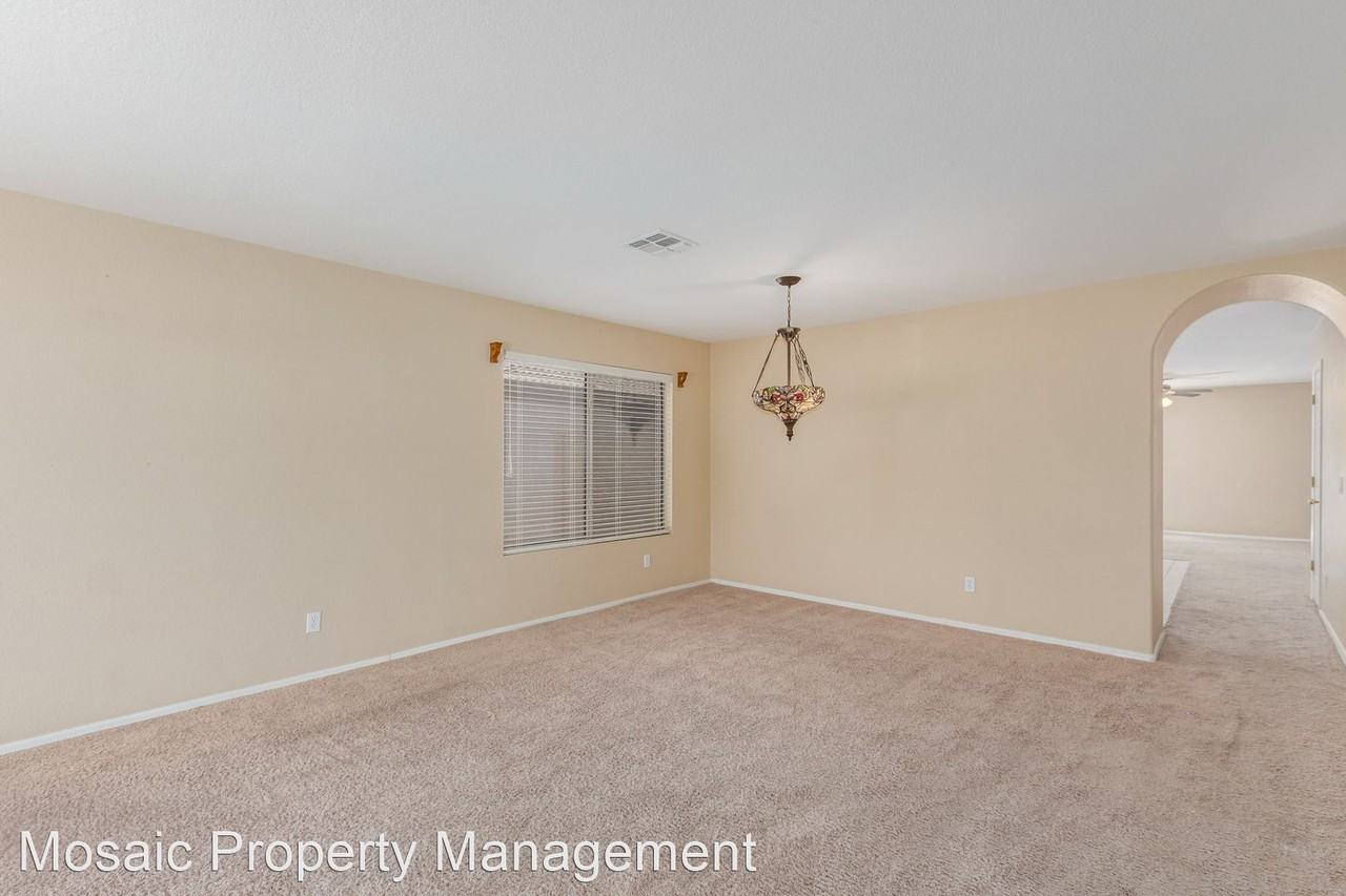 15535 W Mauna Loa Ln - Photo 3 of 23