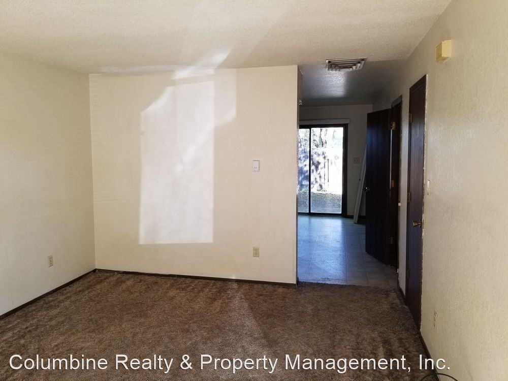 561 W Pabor Way - Photo 3 of 6