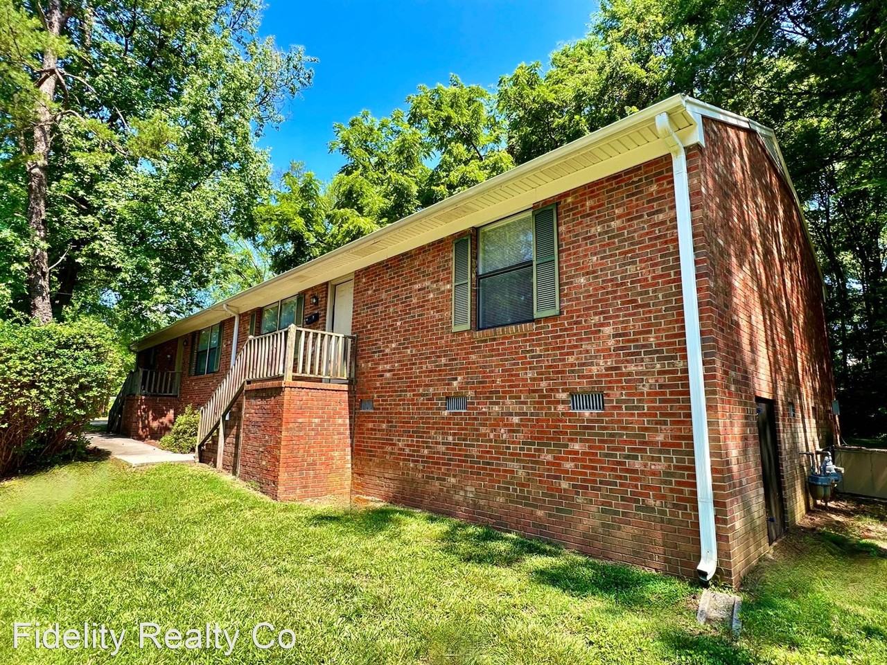 ThreeBedroom, Two Bathroom at Hill Street Duplex Apartments 1004