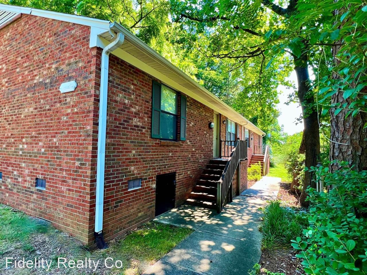 Three-Bedroom, Two Bathroom at Hill Street Duplex - Photo 2 of 21