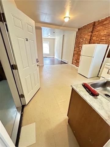 917 W Hamilton St - Photo 2 of 5