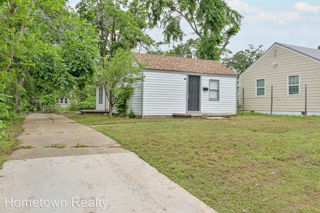 1713 N Jordan Ave - Photo 2 of 13