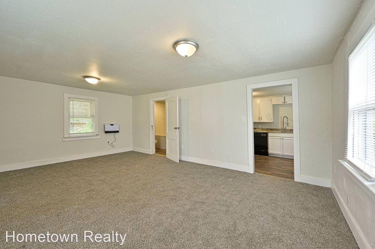 1713 N Jordan Ave - Photo 3 of 13