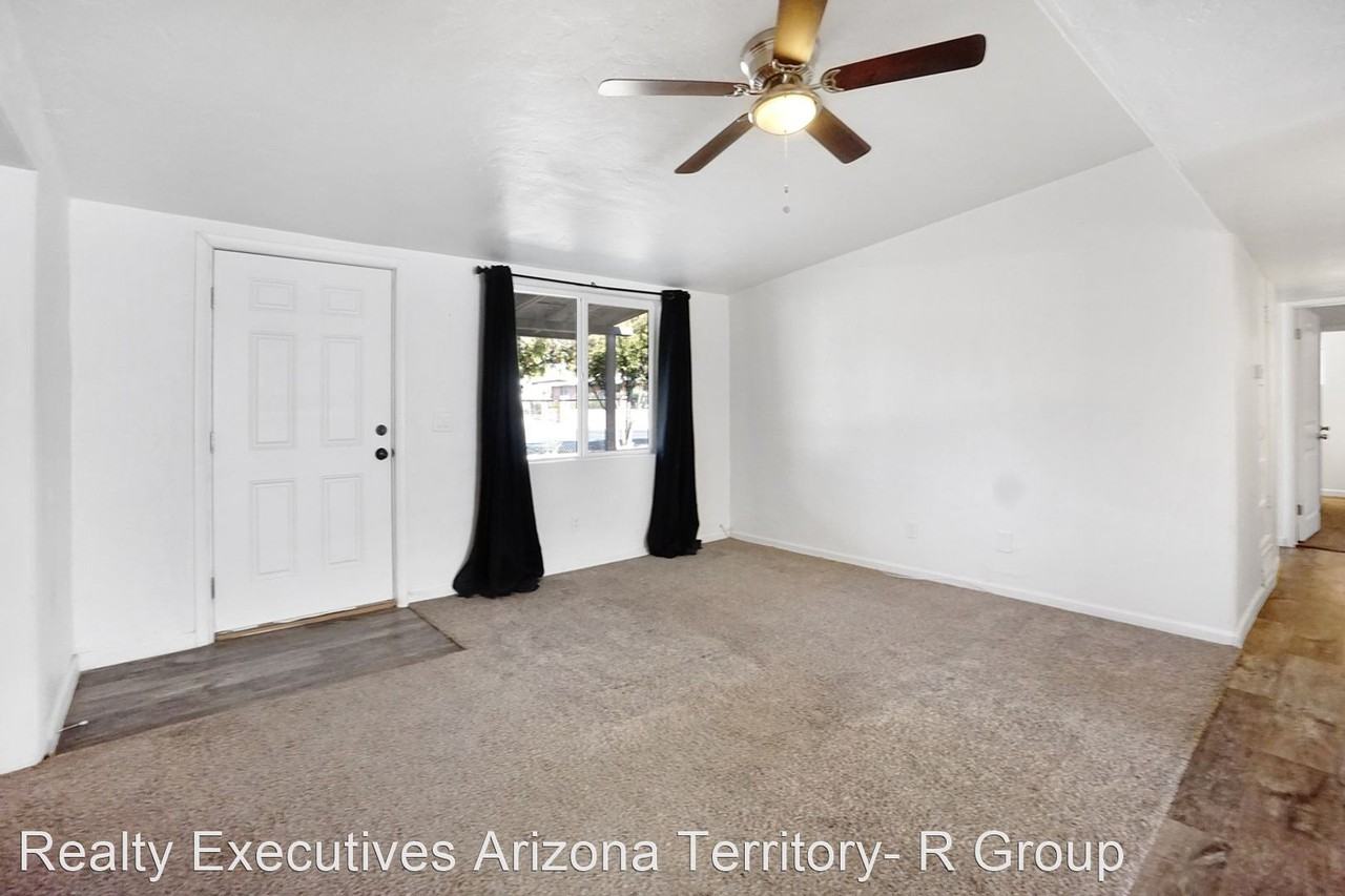 4608 S Fremont Ave - Photo 3 of 14