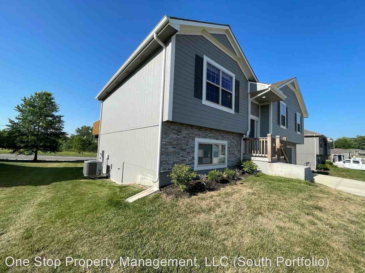 1114 Sw 5th Ter - Photo 2 of 45