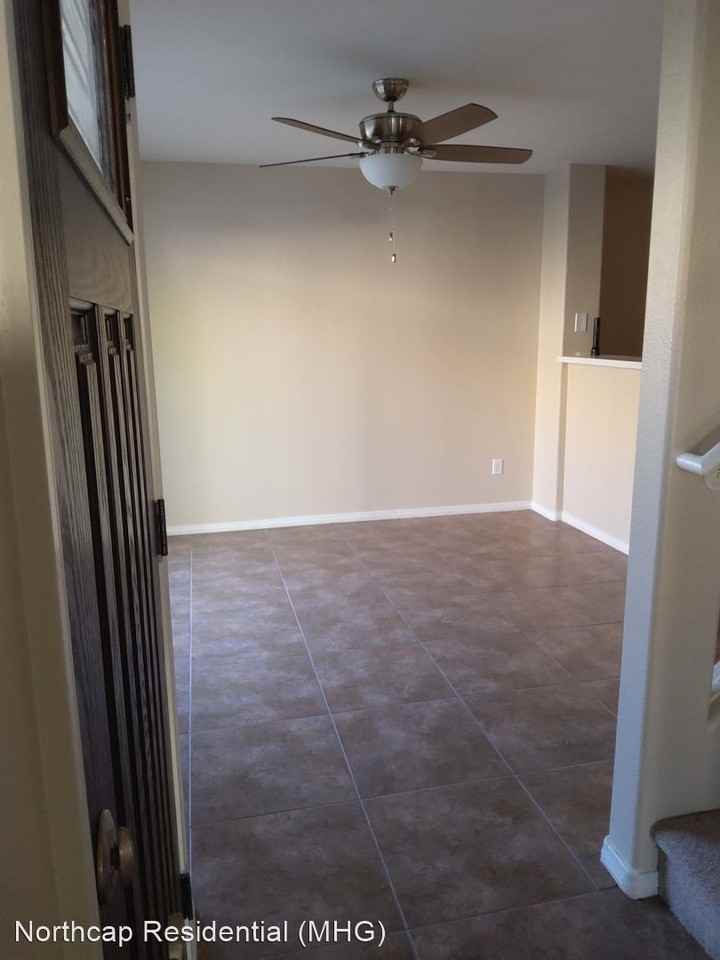 202 Winterport St - Photo 3 of 10
