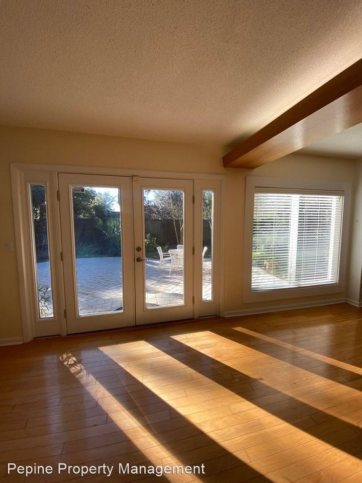 2239 Nw 20th Ct - Photo 2 of 12