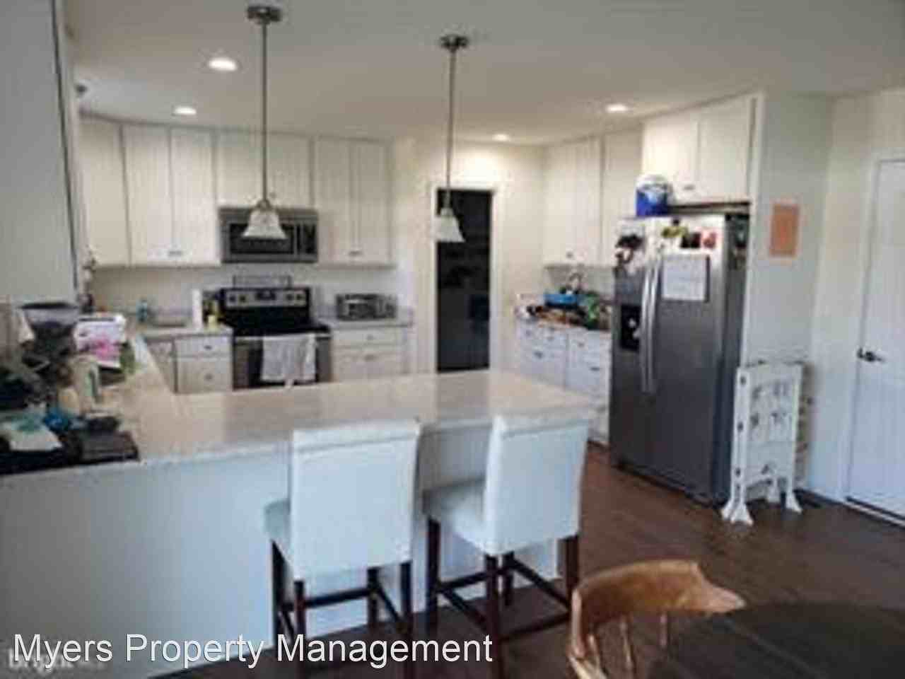 437 W Birdie Ln - Photo 3 of 15