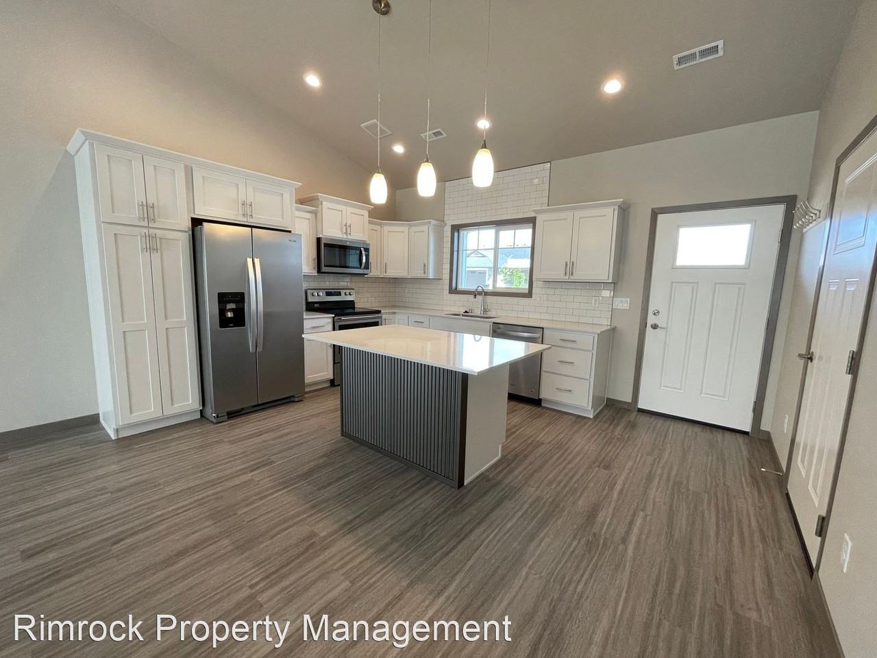 6326/6328 Absaloka Ln - Photo 2 of 19