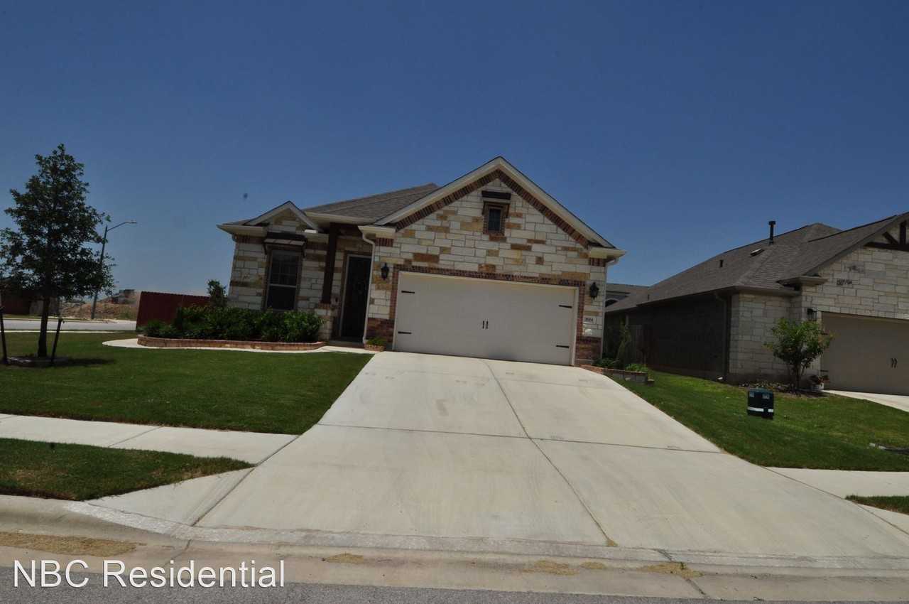 804 Centerra Hills Cir - Photo 2 of 32