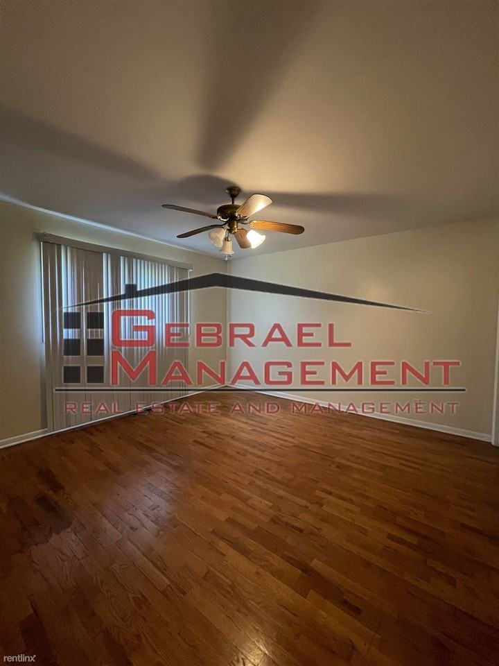 4447 Thorntree Dr - Photo 2 of 10