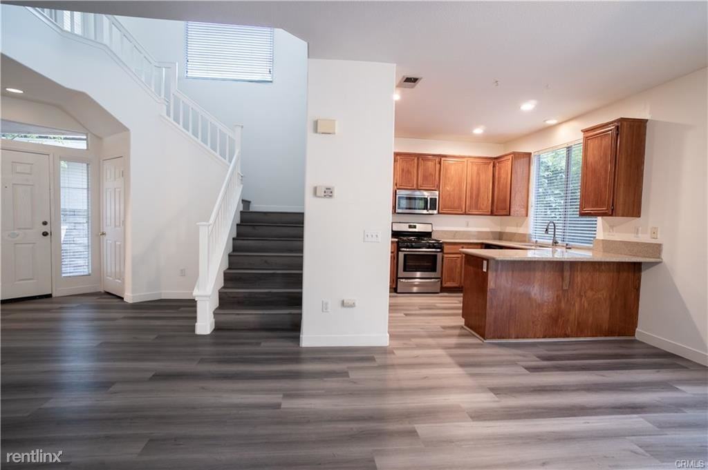 25433 Fitzgerald Ave - Photo 2 of 10