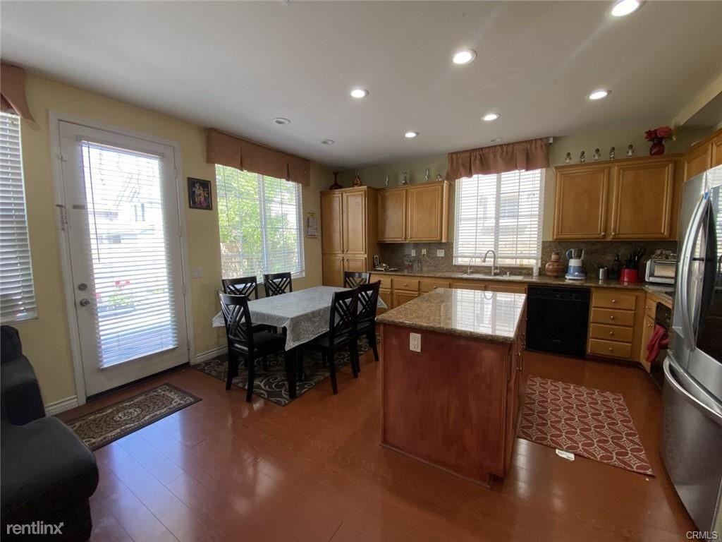26829 Nautical Ln - Photo 3 of 10