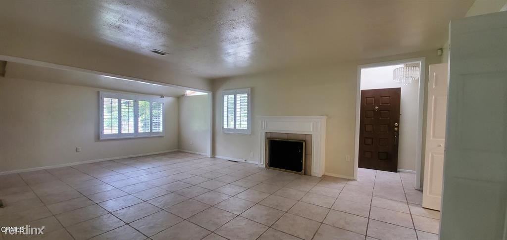 68 Laurel Dr - Photo 3 of 16