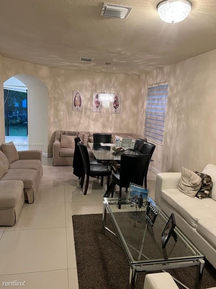 3526 W 86th Ter - Photo 2 of 10