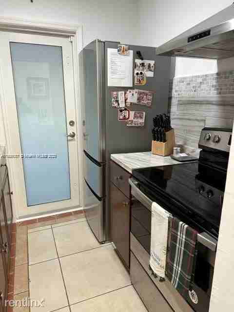 4485 Sw 7th St - Photo 3 of 9