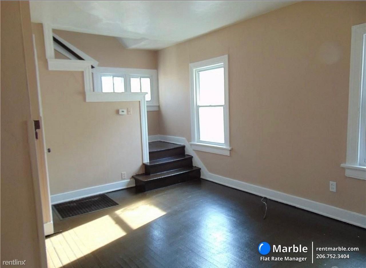 718 Randolph St - Photo 3 of 11