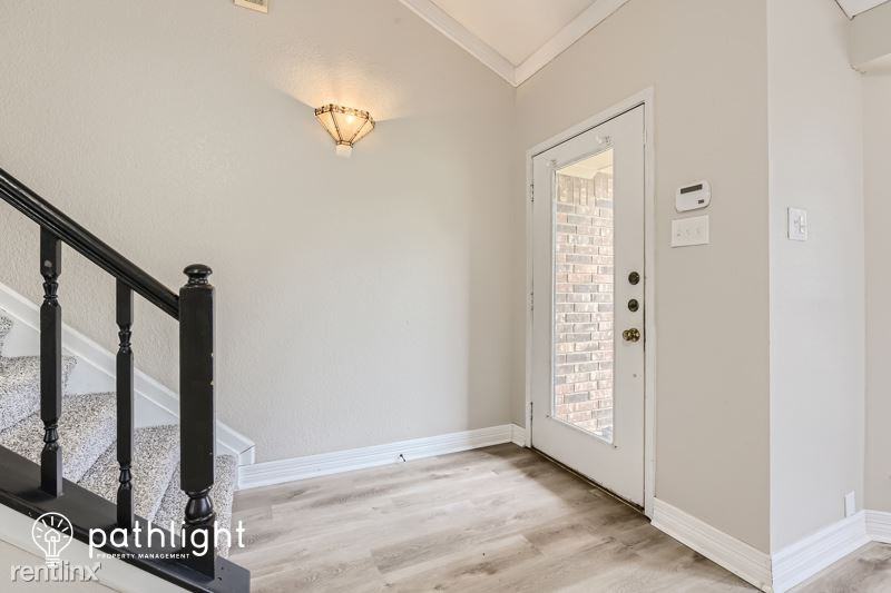 404 Sage Ln - Photo 2 of 20