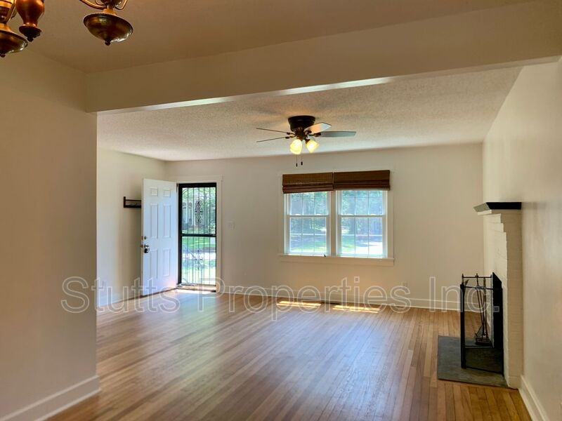 1018 Willingham Rd - Photo 3 of 11