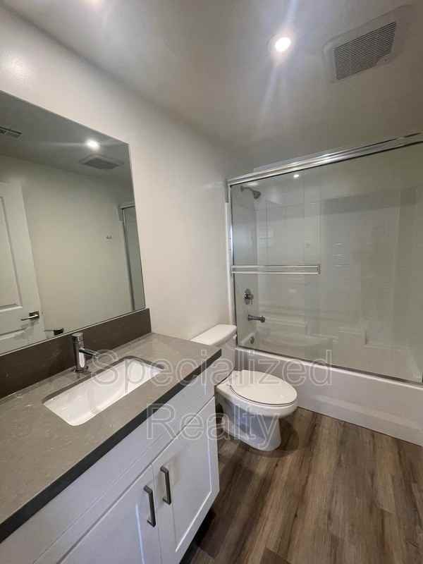 366 Burchett St #104 - Photo 5 of 5