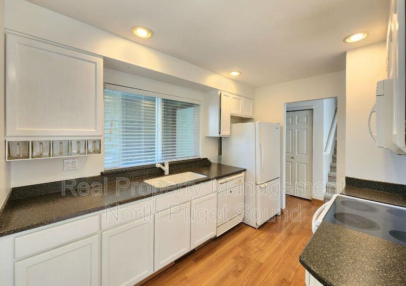 1318 57th St Sw #B - Photo 7 of 23