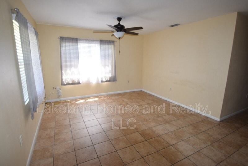 6062 Hilltop Ln W - Photo 2 of 12