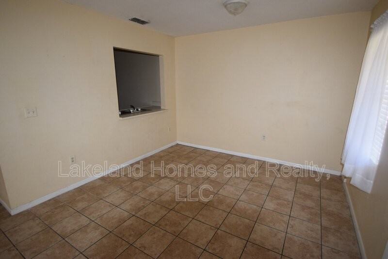 6062 Hilltop Ln W - Photo 3 of 12