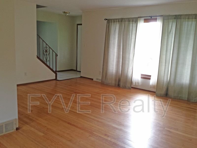 6634 Forest Glen Ave - Photo 3 of 28