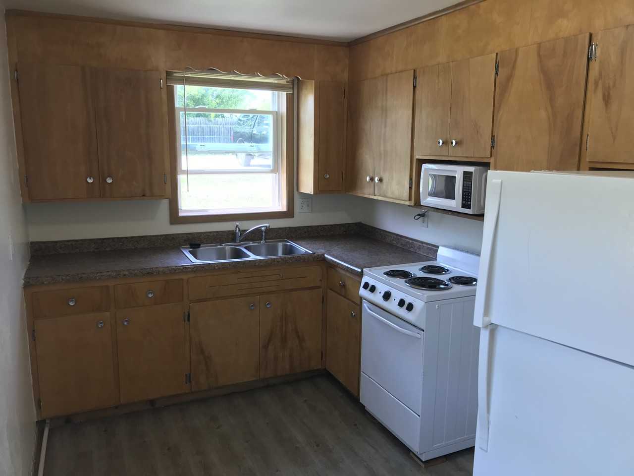 212 4th St Ne #4 - Photo 3 of 12