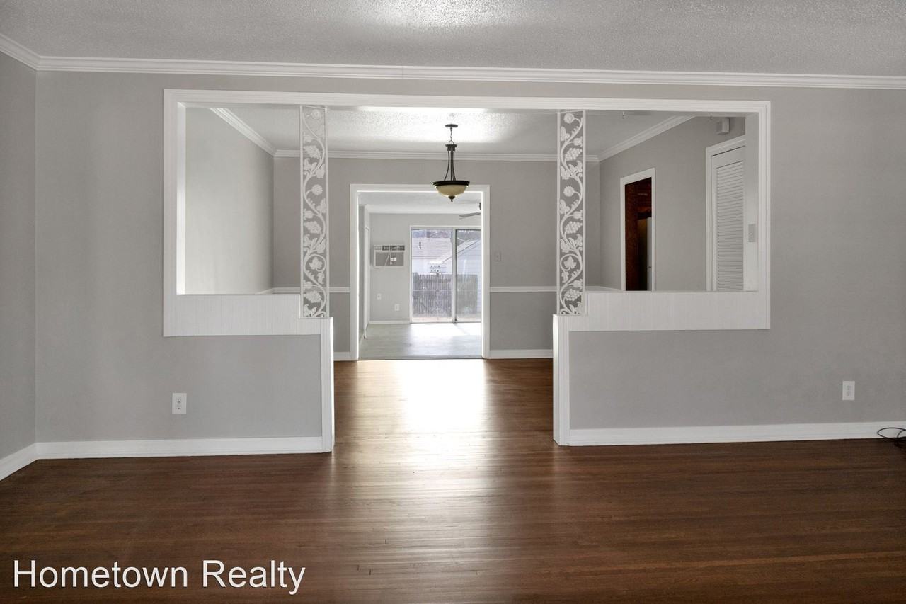 3016 E 21st St - Photo 3 of 13