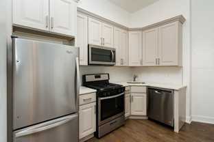 449 N Carpenter St #3F - Photo 1 of 1