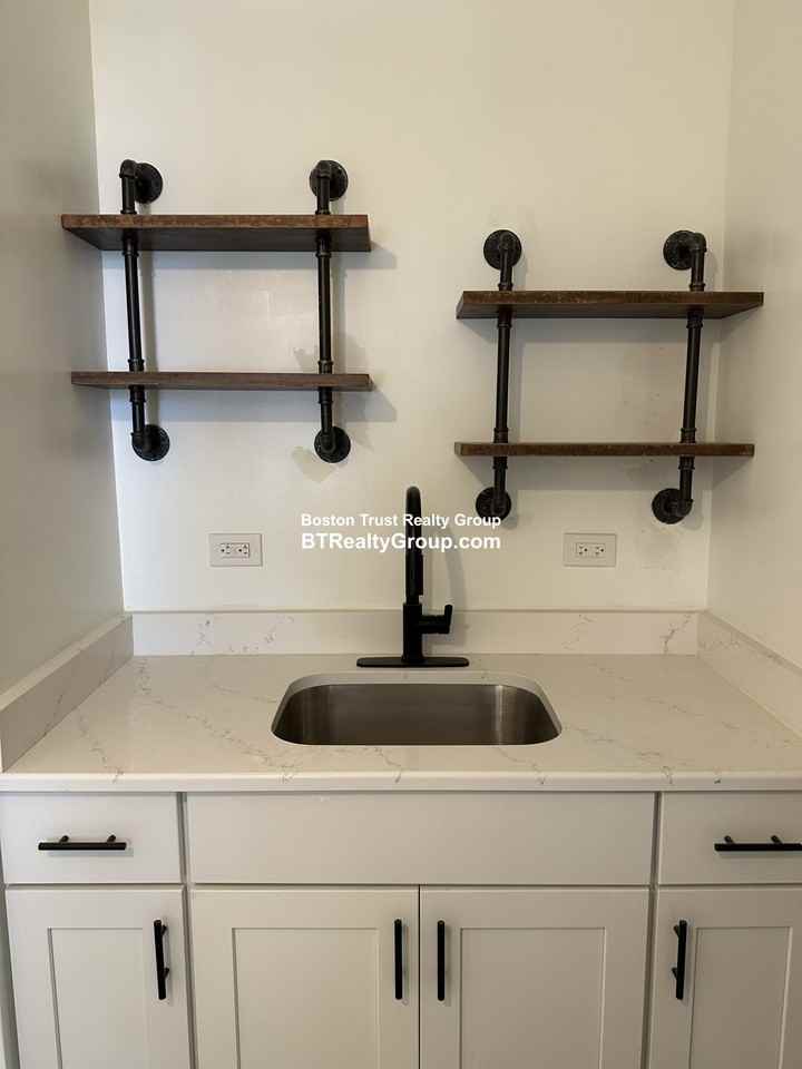 22 Hosmer St #1 - Photo 4 of 15