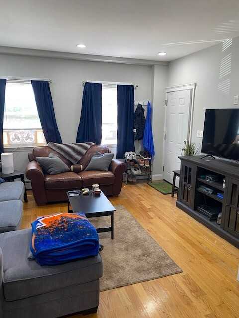 29 Maverick St #1 - Photo 2 of 7